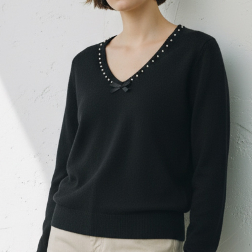 Y2K Sonia Rykiel V-neck sweater with rhinestone embellishments and a bow M